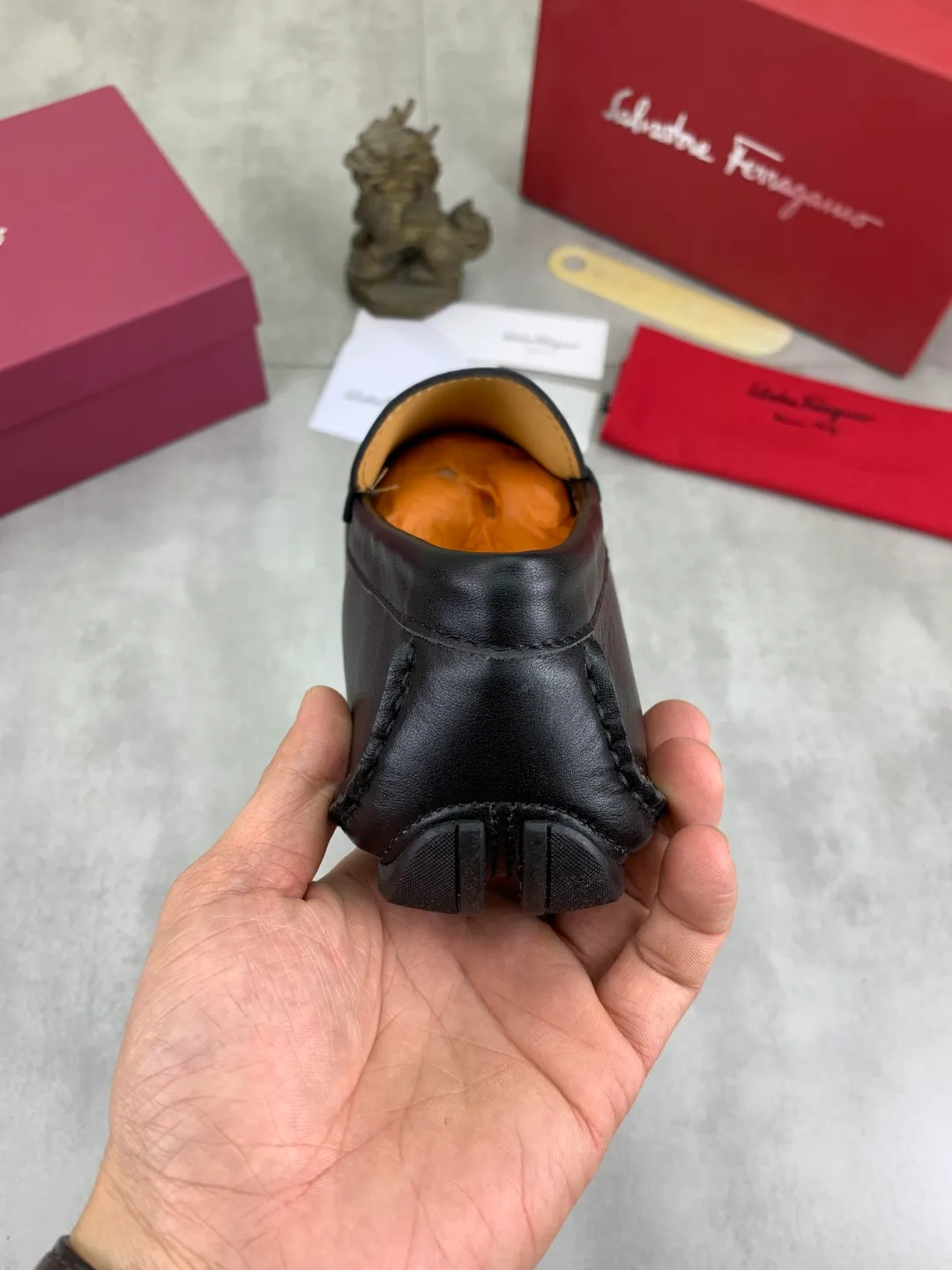 Men's shoes 💰P542 New model, high quality [Ferragamo/Ferragamo] Latest lazy slip-on shoes Original imported calfskin, imported cowhide lining + original luxury metal buckle + original combination outsole Comparison without pressure Code number: 38-45